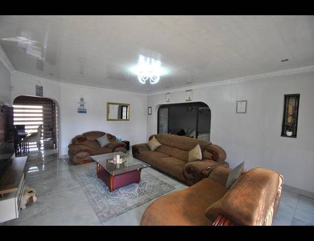 4 BEDROOM HOUSE FOR SALE IN GROENEWEIDE